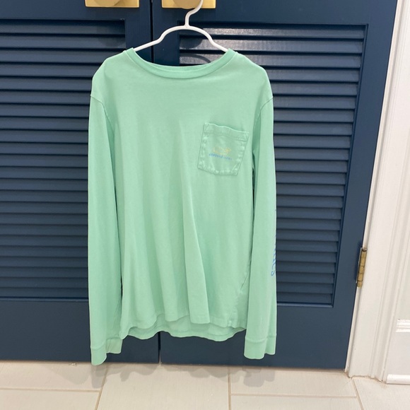 Vineyard Vines Youth XL long-Sleeve t-shirt. - Picture 1 of 3